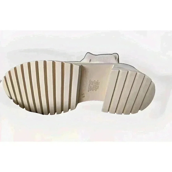 Steve Madden size 9.5 Holley Sand suede chunky block heel pull on ankle boots - Picture 10 of 12